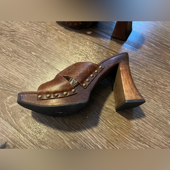Vintage Steve Madden Brown Wooden Heels - Picture 3 of 8